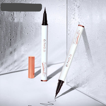 O.TWO.O DELICATE WATERPROOF EYELINER