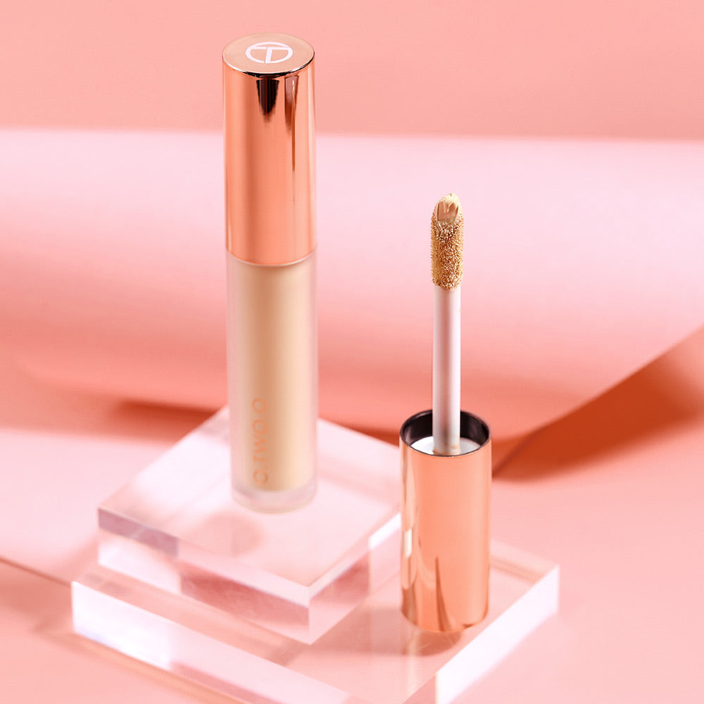 O.TWO.O Seamless Coverage Liquid Concealer