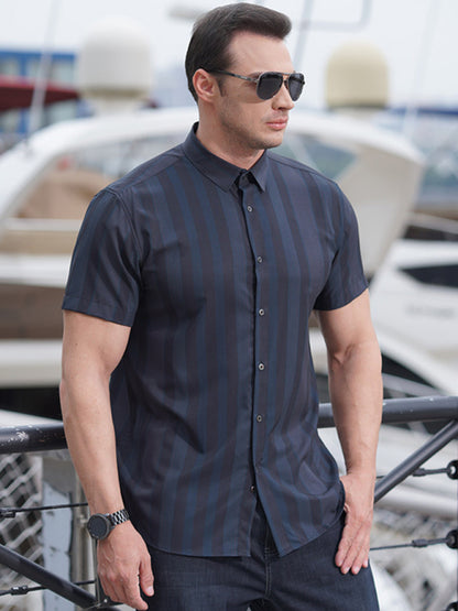 Men's striped short-sleeved shirt