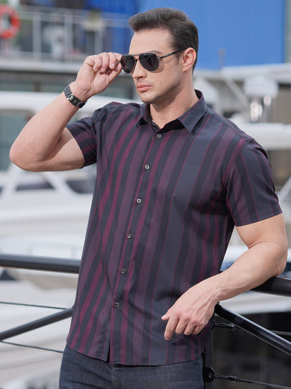 Men's striped short-sleeved shirt