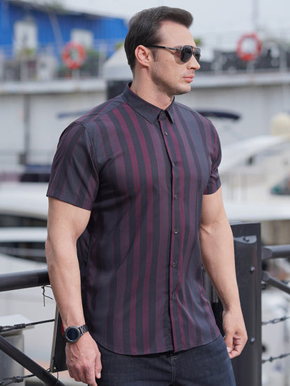 Men's striped short-sleeved shirt