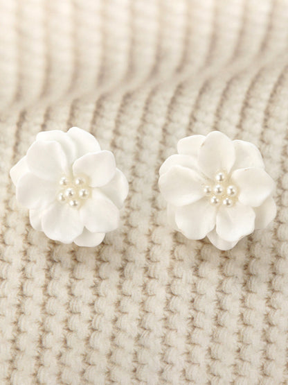 Simple and versatile exaggerated camellia three-dimensional white flower pearl earrings - FashionistaDeal