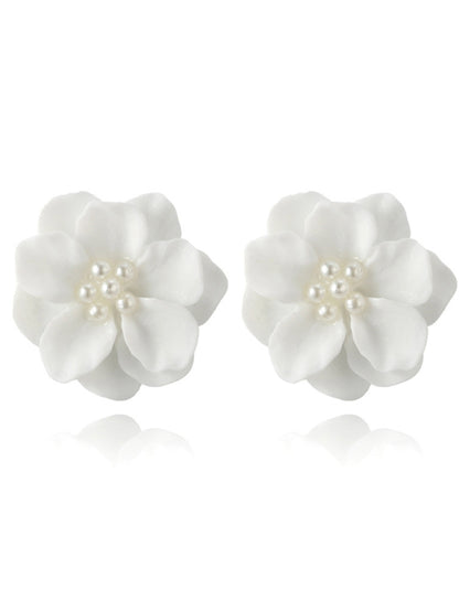 Simple and versatile exaggerated camellia three-dimensional white flower pearl earrings - FashionistaDeal