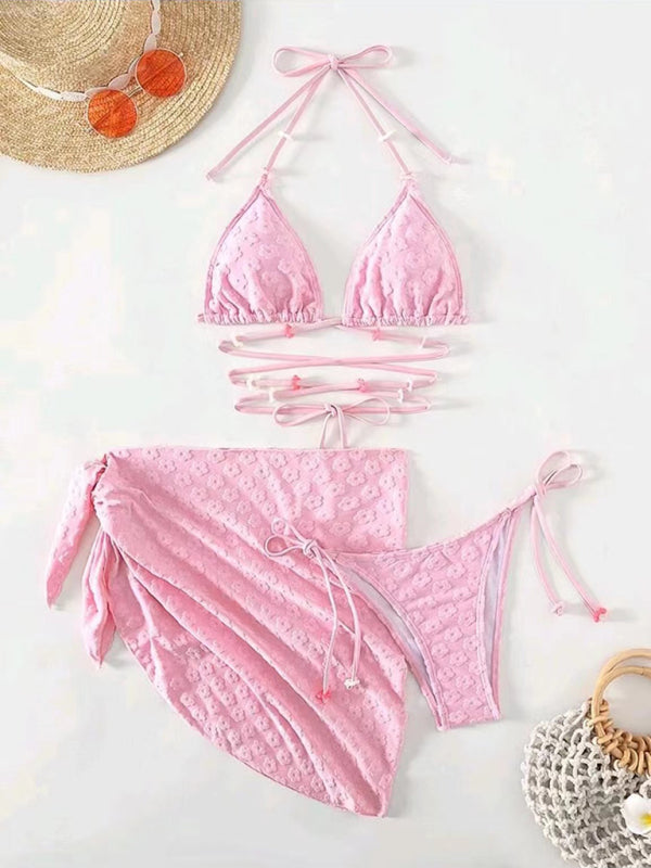 Feminine and cute three-piece bikini with floral lace pattern - FashionistaDeal