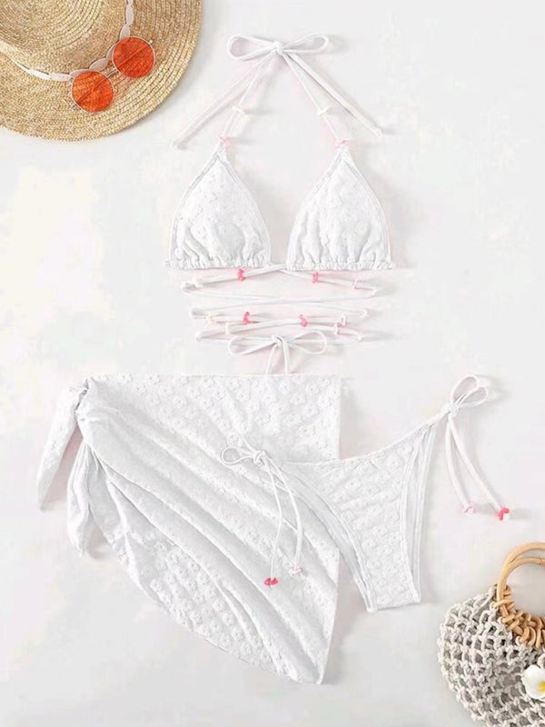 Feminine and cute three-piece bikini with floral lace pattern - FashionistaDeal